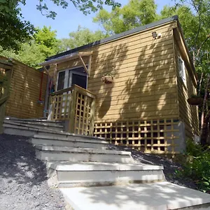 Chalet Tawny, Westport